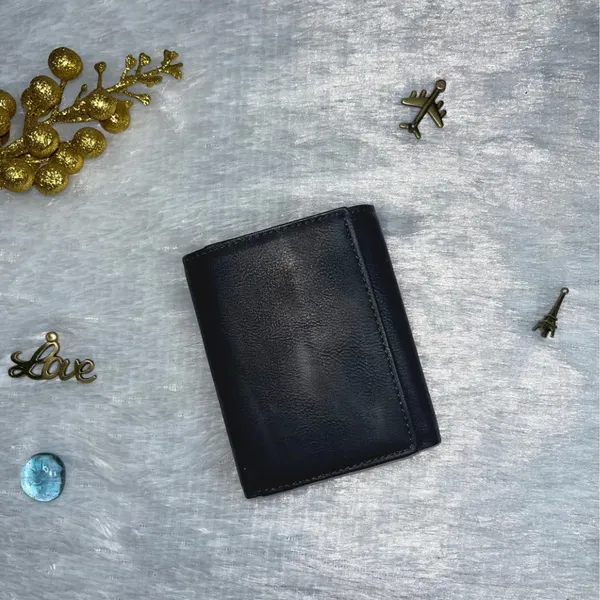 Valentine_Special_Unisex_Classic_Trifold_Wallet_|_Durable_Material_|_Holds_Cards,_Cash_&_IDs_Securely_|_Slim_&_Easy_Pocket_Fit_|_Ideal_for_Gifting_with_Complimentary_Chocolate
