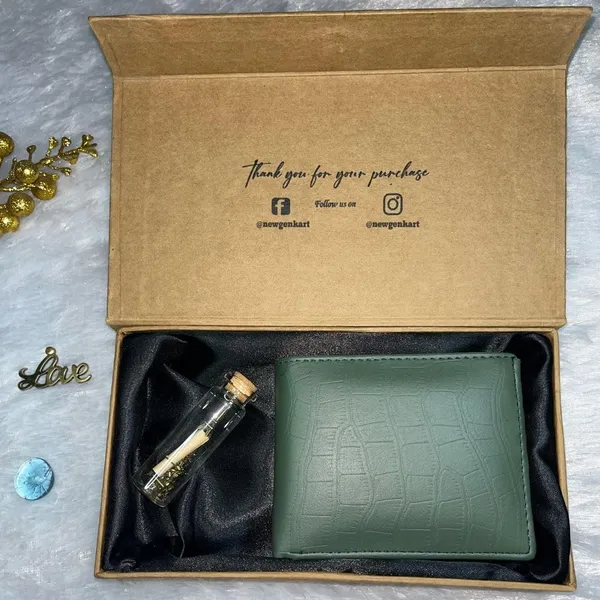 Valentine_Special_Men's_Croco_Texture_Bifold_Wallet_|_Slim_&_Secure_|_Crocodile-Pattern_Finish_|_Holds_Cards_&_Cash_|_Ideal_for_Gifting_with_Complimentary_Chocolate