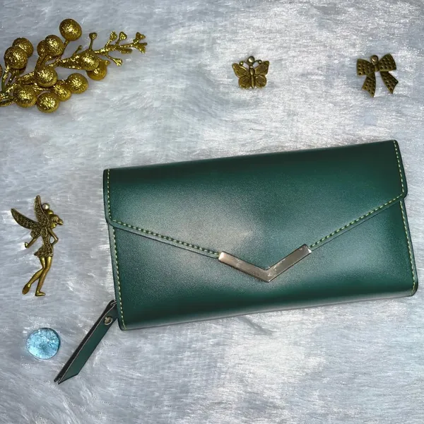 Valentine_Special_Women's_3-Fold_Clutch_Wallet_|_Faux_Leather_Slim_&_Elegant_|_Ideal_for_Gifting_with_Complimentary_Chocolate