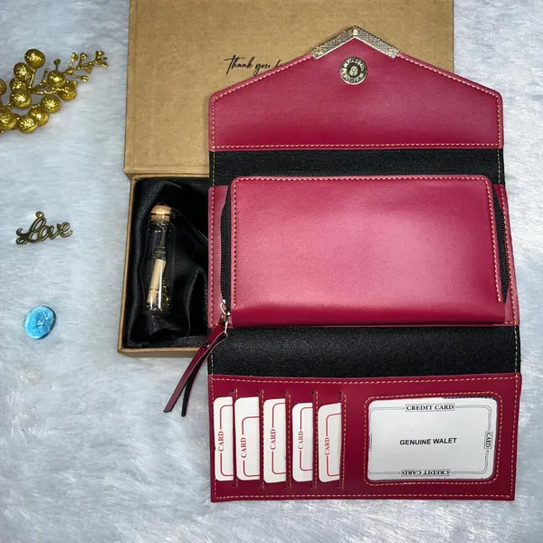 Valentine_Special_Womens_3-Fold_Clutch_Wallet_|_Faux_Leather_Slim_&_Elegant_|_Ideal_for_Gifting_with_Complimentary_Chocolate