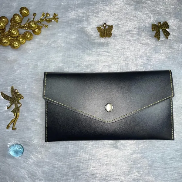 Valentine_Special_Minimal_Women's_Clutch_Wallet_|_Faux_Leather_|_Slim_&_Lightweight_|_Holds_Cards_&_Cash_|_Ideal_for_Gifting_with_Complimentary_Chocolate