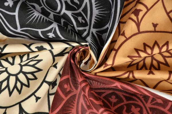 Maroon_210_Tc_Glace_Cotton_Self_Design_Fitted_(Elastic)_Bedsheet_(Pack_Of_1)