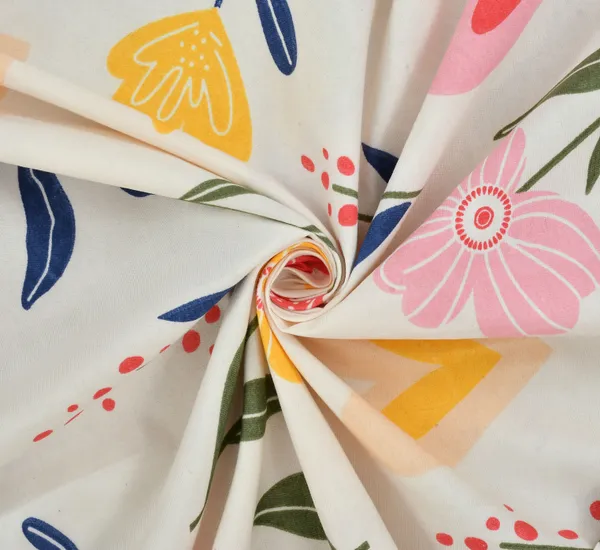 King_Flat_230_TC_Floral_Bedsheet__(Pack_of_1,_Multicolour_(1_Bedsheet_+_2_Pillow_Covers_+_2_Cushion_Cover_with_filler)