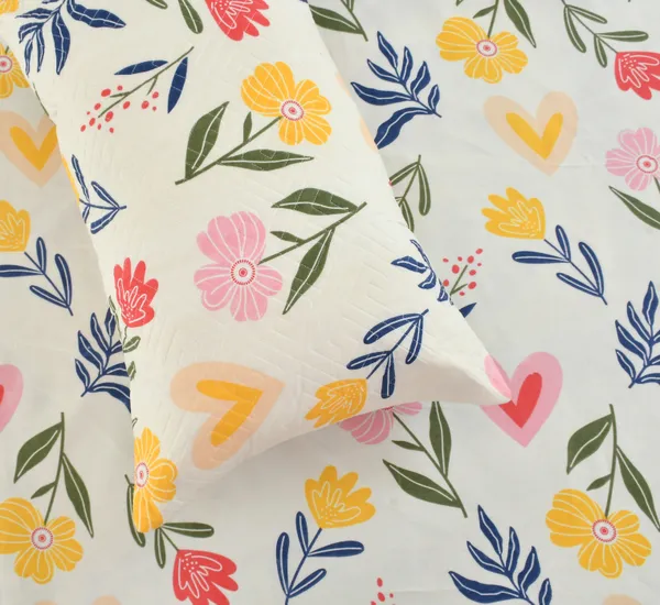 King_Flat_230_TC_Floral_Bedsheet__(Pack_of_1,_Multicolour_(1_Bedsheet_+_2_Pillow_Covers_+_2_Cushion_Cover_with_filler)