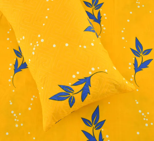 King_Flat_230_TC_Floral_Bedsheet__(Pack_of_1,_Yellow_(1_Bedsheet_+_2_Pillow_Covers_+_2_Cushion_Cover_with_filler)