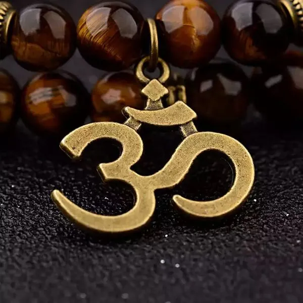 Embrace_Your_Inner_Confidence_Natural_Tiger_Eye_Om_Buddha_Bracelet