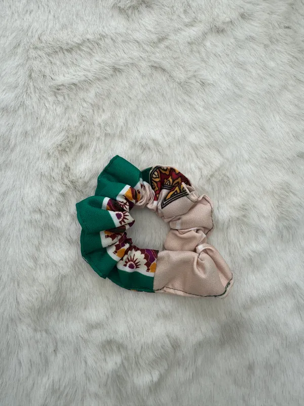 Ivory_Emerald_Bloom_Reyon_Co-Ord_Set_with_Matching_Free_Scrunches
