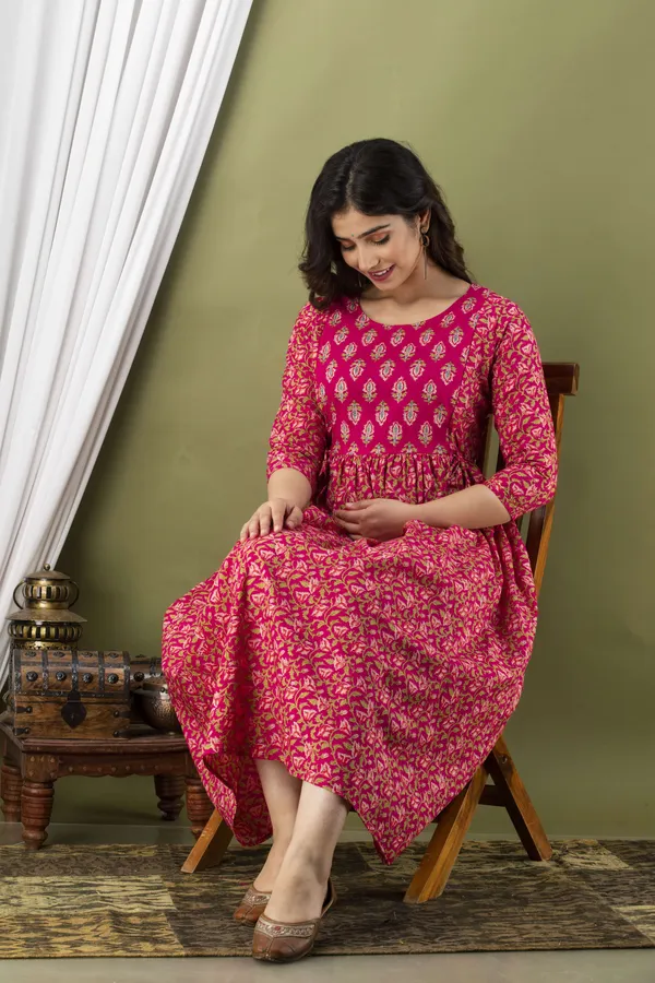 Light_Green_Cotton_Blend_Floral_Print_Casual_Regular_Fit_Round_Neck_Anarkali_Gown_For_Women
