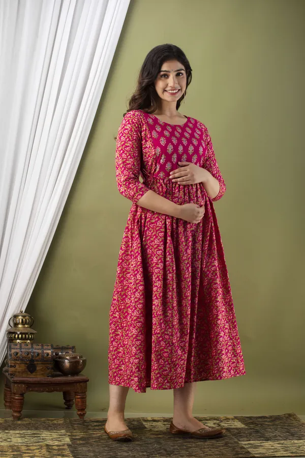 Light_Green_Cotton_Blend_Floral_Print_Casual_Regular_Fit_Round_Neck_Anarkali_Gown_For_Women