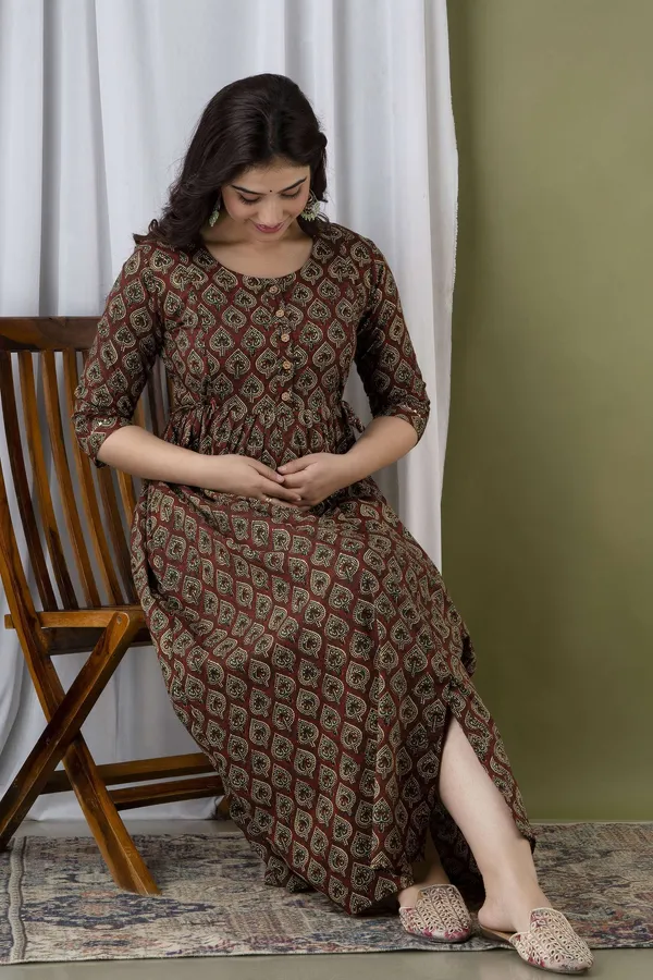 Maroon_Cotton_Blend_Floral_Print_Casual_Regular_Fit_Round_Neck_Anarkali_Gown_For_Women