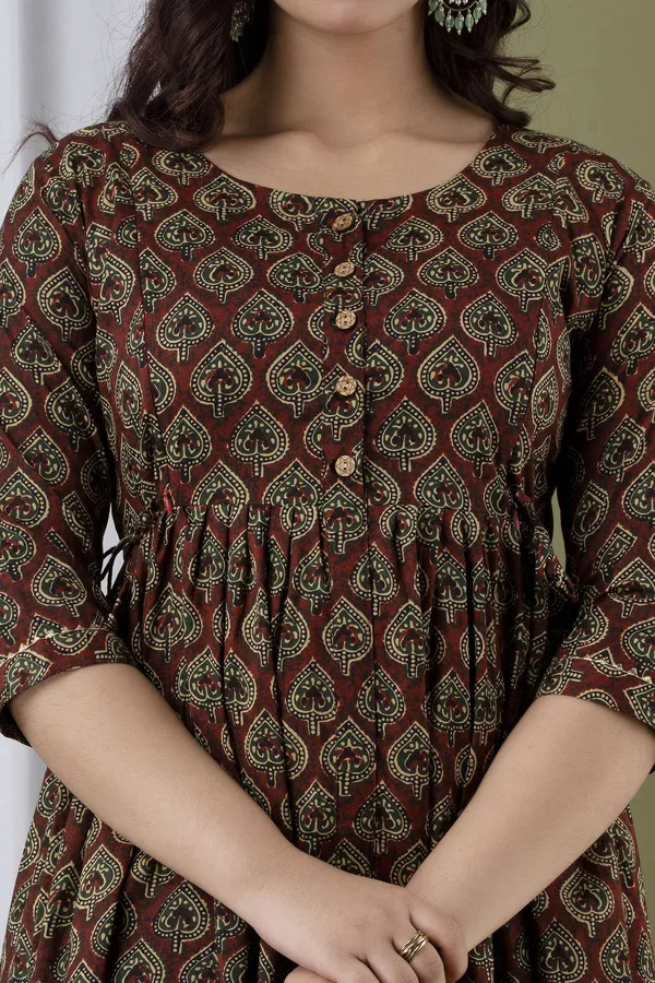 Maroon_Cotton_Blend_Floral_Print_Casual_Regular_Fit_Round_Neck_Anarkali_Gown_For_Women