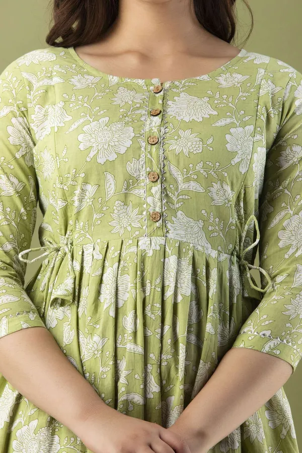Light_Green_Cotton_Blend_Floral_Print_Casual_Regular_Fit_Round_Neck_Ethnic_Anarkali_Gown_For_Women