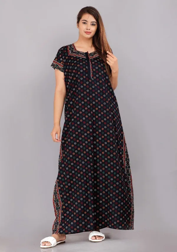 Black_Cotton_Printed_Regular_Fit_Nighty_For_Women