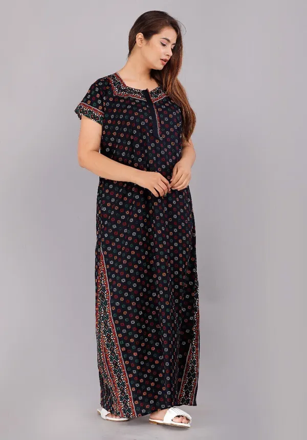 Black_Cotton_Printed_Regular_Fit_Nighty_For_Women