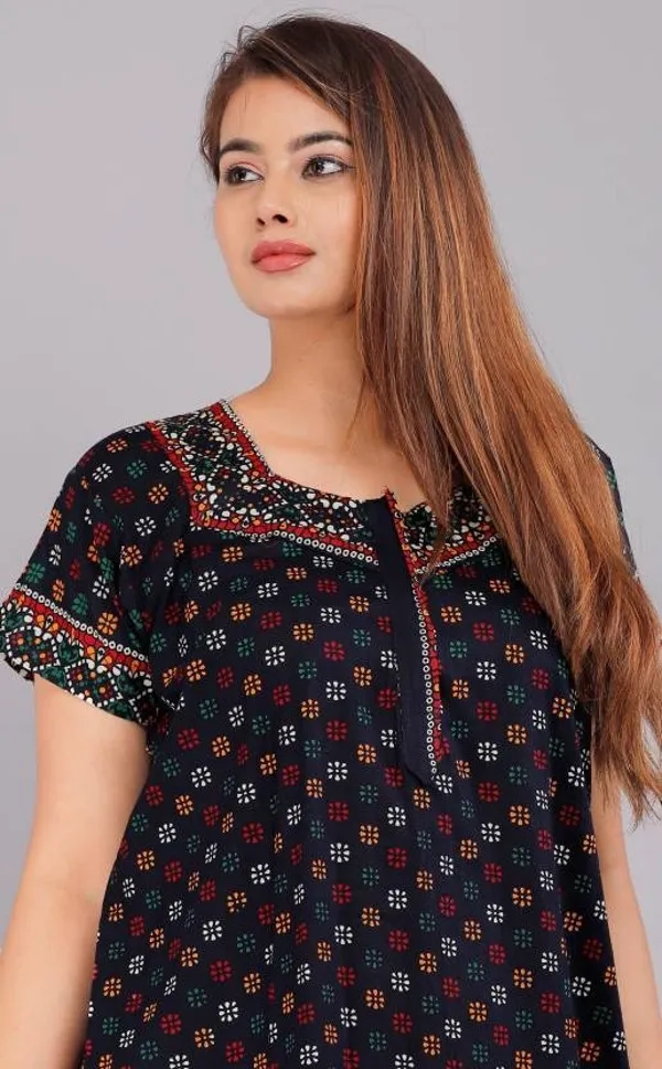 Black_Cotton_Printed_Regular_Fit_Nighty_For_Women