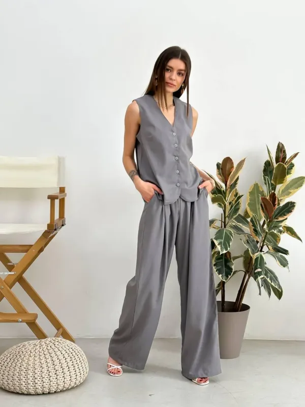 Grey_Oversized_Sleeveless_Vest_&_Wide_Leg_Pants_For_Woman