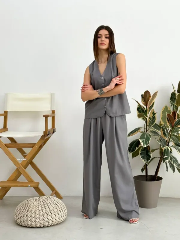 Grey_Oversized_Sleeveless_Vest_&_Wide_Leg_Pants_For_Woman