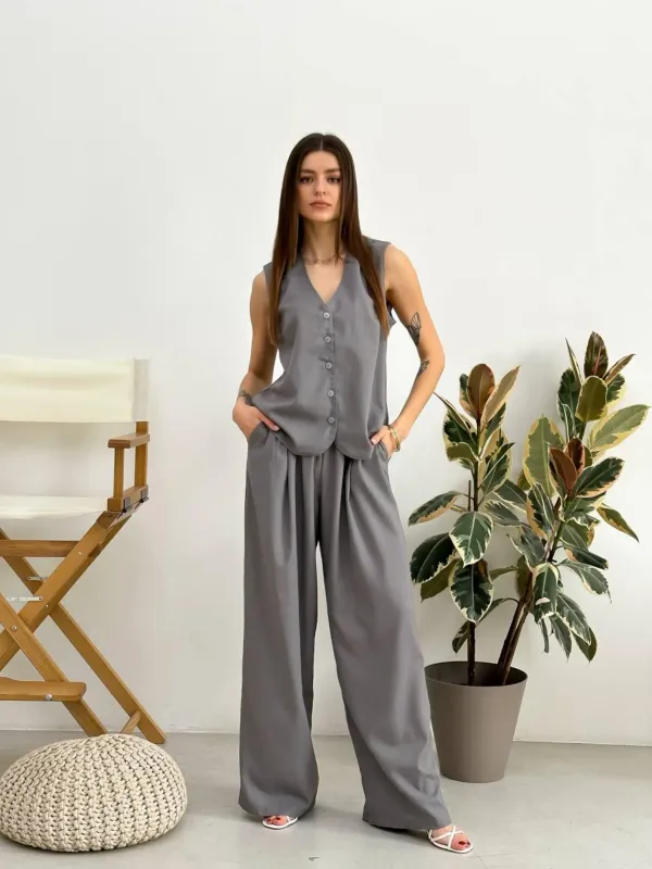 Grey_Oversized_Sleeveless_Vest_&_Wide_Leg_Pants_For_Woman