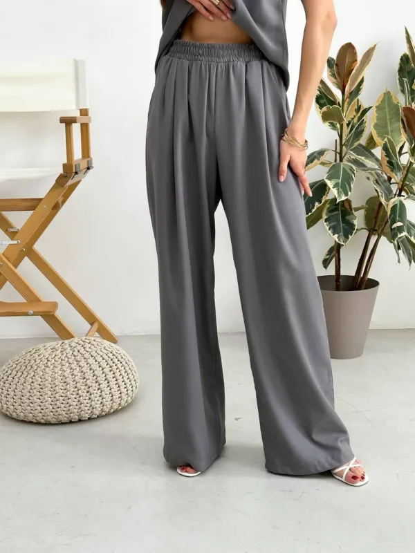 Grey_Oversized_Sleeveless_Vest_&_Wide_Leg_Pants_For_Woman