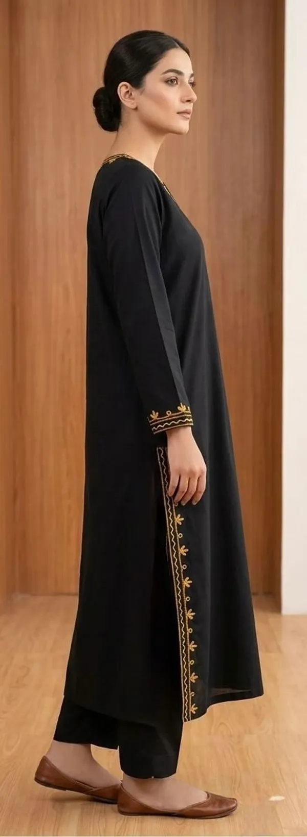 Black_Hand_Embroidered_Ethnic_Kurta_Set_With_Gold_Detailing