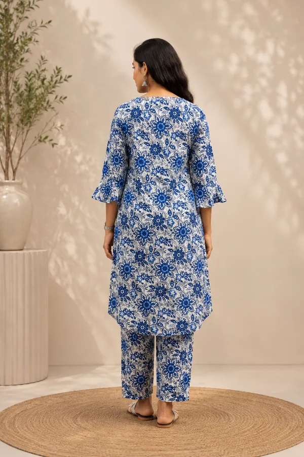 Blue_And_White_Floral_Print_Cotton_Kurta_Set