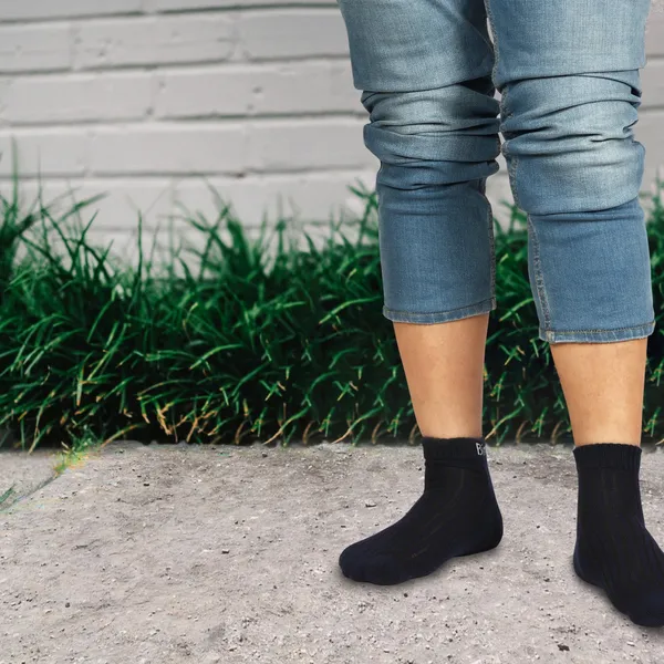 Black_&_Navy_Blue_Ribbed_Ankle_Sockss_For_Pain_Care_(_2_Pair_)