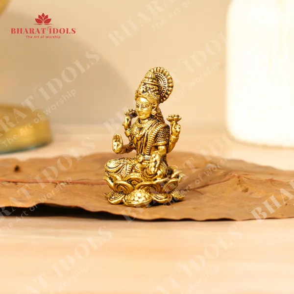 100%_Brass_Haripriya_Lakshmi_Idol