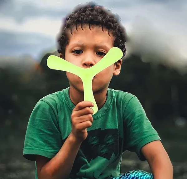 Glow_in_Dark_Flying_Disc_Thrrowing_Ring_Boomerang_Sport_Night_Glowing_Returning_Boomerang_for_Beginners_and_Young_Thrower_Toy_Sports_Kid's_and_Adult_6+_[Multi]