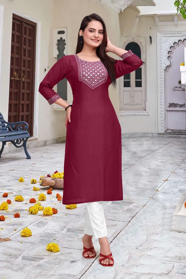 Maroon_Pure_Silk_Embroidered_3/4_Sleeve_Round_Neck_Kurta_For_Women