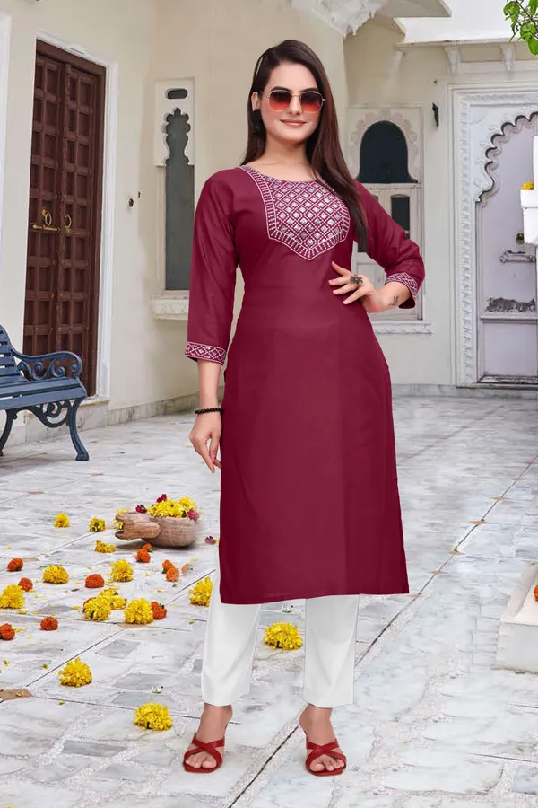 Maroon_Pure_Silk_Embroidered_3/4_Sleeve_Round_Neck_Kurta_For_Women