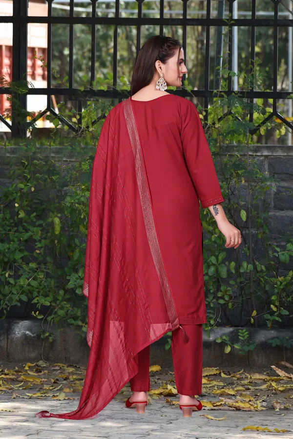 Blue_Cotton_Rayon_Embroidered_3/4_Sleeve_Round_Neck_Kurta_Pant_For_Women