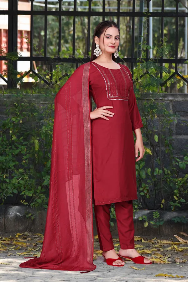 Blue_Cotton_Rayon_Embroidered_3/4_Sleeve_Round_Neck_Kurta_Pant_For_Women