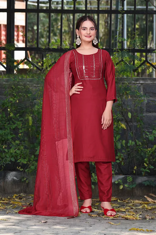 Blue_Cotton_Rayon_Embroidered_3/4_Sleeve_Round_Neck_Kurta_Pant_For_Women
