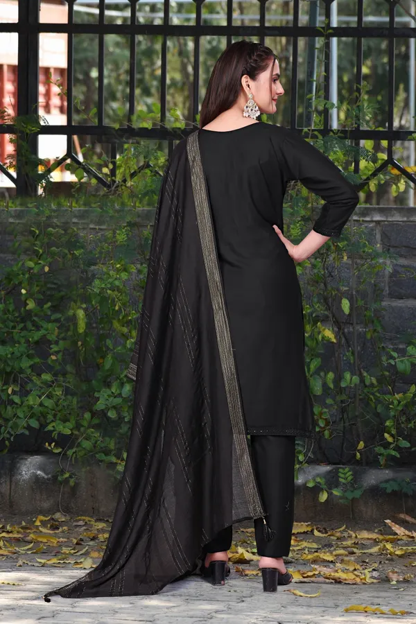 Black_Cotton_Rayon_Embroidered_3/4_Sleeve_Round_Neck_Kurta_Pant_For_Women