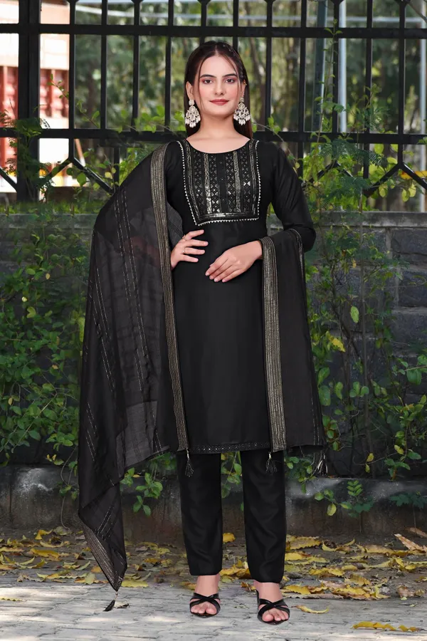 Black_Cotton_Rayon_Embroidered_3/4_Sleeve_Round_Neck_Kurta_Pant_For_Women