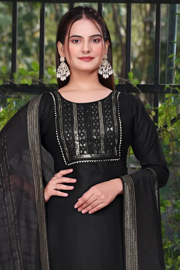 Black_Cotton_Rayon_Embroidered_3/4_Sleeve_Round_Neck_Kurta_Pant_For_Women
