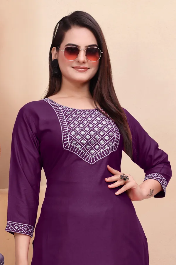 Purple_Cotton_Rayon_Embroidered::Solid_3/4_Sleeve_Round_Neck_Kurta_For_Women