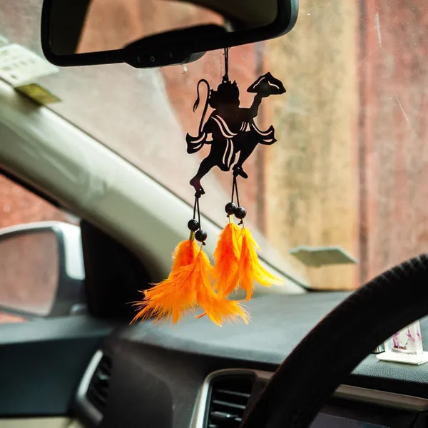 Swinging_Duck_Flying_Hanuman_Car_Hanging_Ornament_(Pack_Of_1)
