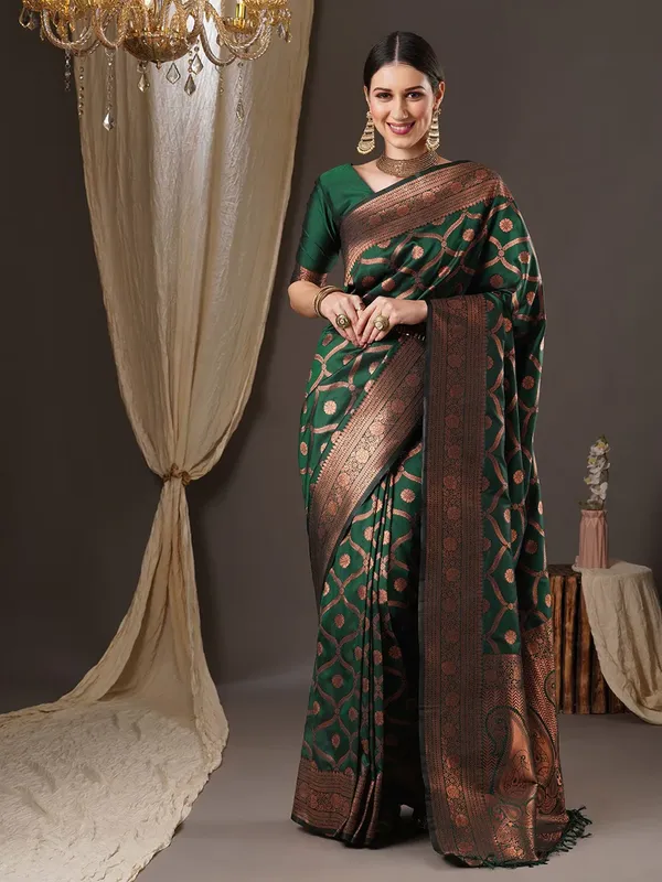 Green_Banarasi_Silk_Saree_with_Well_Weaving_&_Traditional_Broad_Border