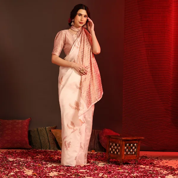 Soft_Peach_Silk_Saree_with_Woven_Wheat_Motifs_and_Contrast_Geometric_Border_-_Blouse_Piece_Included