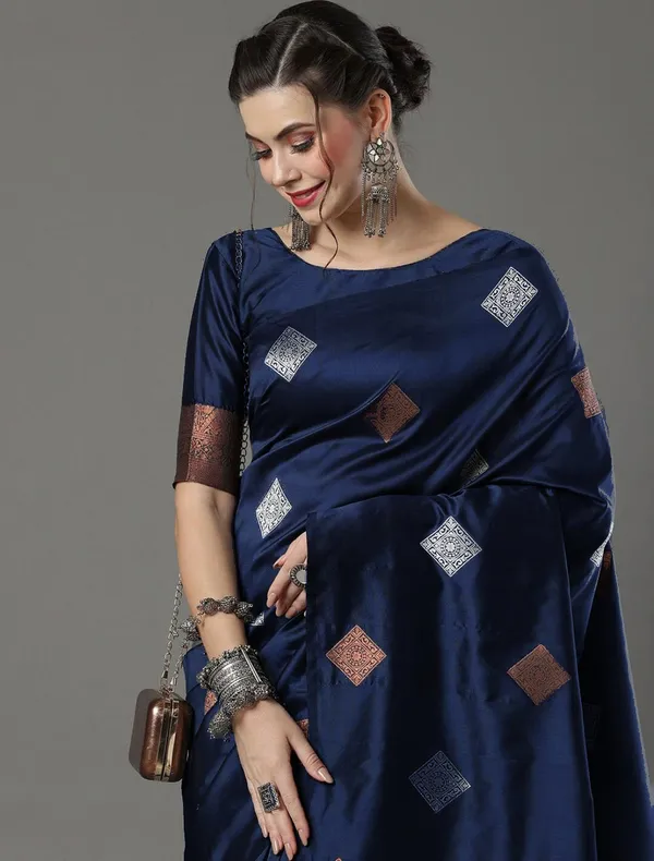 Navi_Blue_Kanjivaram_Silk_Saree_with_Zari_Woven_Diamond_Motifs_&_Contrast_Copper_Border_-_Blouse_Piece_Included