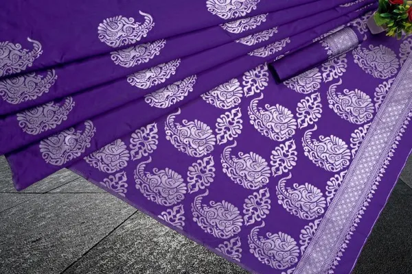 Purple_Kanjivaram_Silk_Saree_with_Silver_Zari_Paisley_Motifs_&_Intricate_Pallu_-_Blouse_Piece_Included