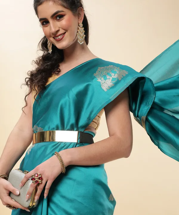 Rama_Kanjivaram_Silk_Saree_with_Silver_Zari_Butta_Motifs_&_Traditional_Woven_Border_-_Blouse_Piece_Included