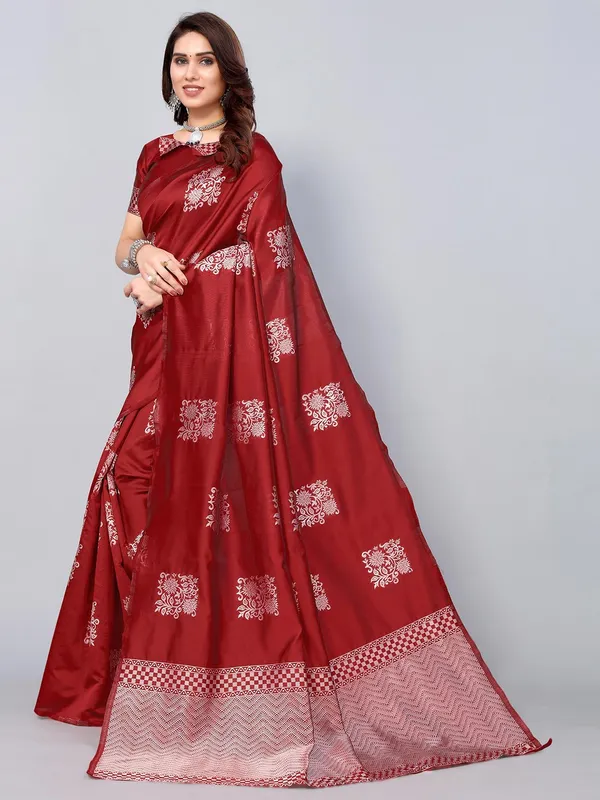 Red_Banarasi_Silk_Saree_with_Silver_Zari_Allover_Floral_Buttas_&_Traditional_Chevron_Pallu_-_Blouse_Piece_Included