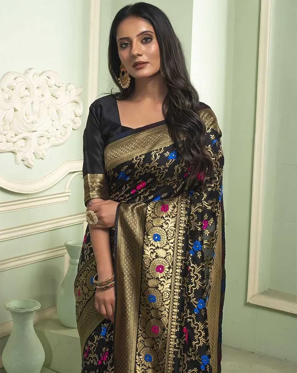 Black_Kanjivaram_Silk_Saree_with_Rup_Rekha_Design