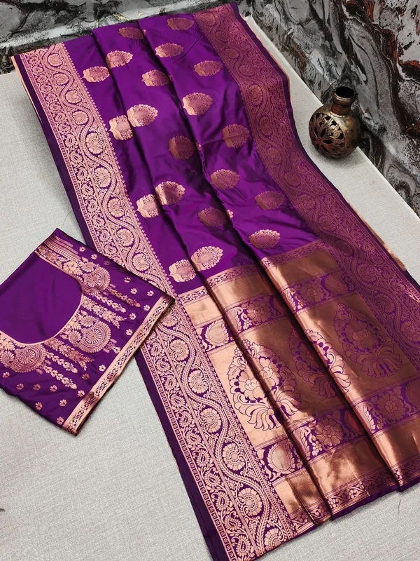 Purple_Kanjivaram_Silk_Saree_with_Copper_Zari_Weaving