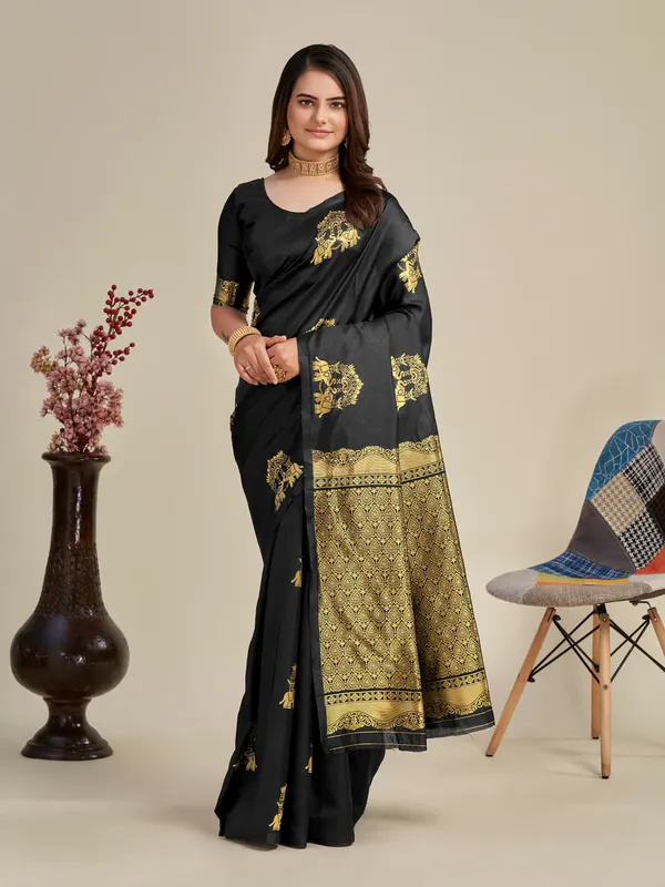 Black_Kanjivaram_Silk_Saree_with_Golden_Zari_Elephant_Motifs_&_Traditional_Pallu_-_Blouse_Piece_Included
