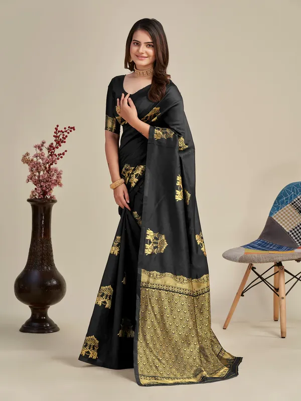 Black_Kanjivaram_Silk_Saree_with_Golden_Zari_Elephant_Motifs_&_Traditional_Pallu_-_Blouse_Piece_Included
