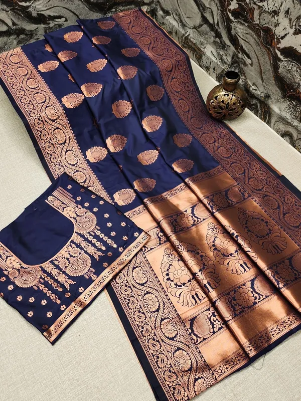 Blue_Kanjivaram_Silk_Saree_with_Copper_Zari_Weaving