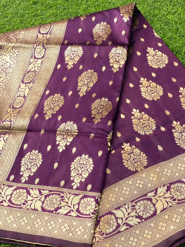 Purple_Banarasi_Silk_Saree_with_Golden_Zari_Butta_and_Rich_Pallu_Work